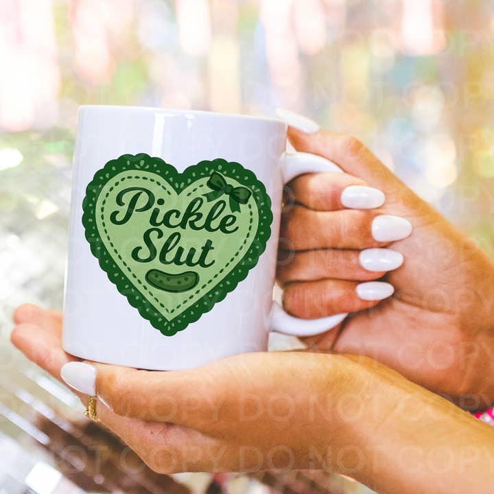 Tasse à café Pickle Lover pour la vente par Ace the Pitmatian Co