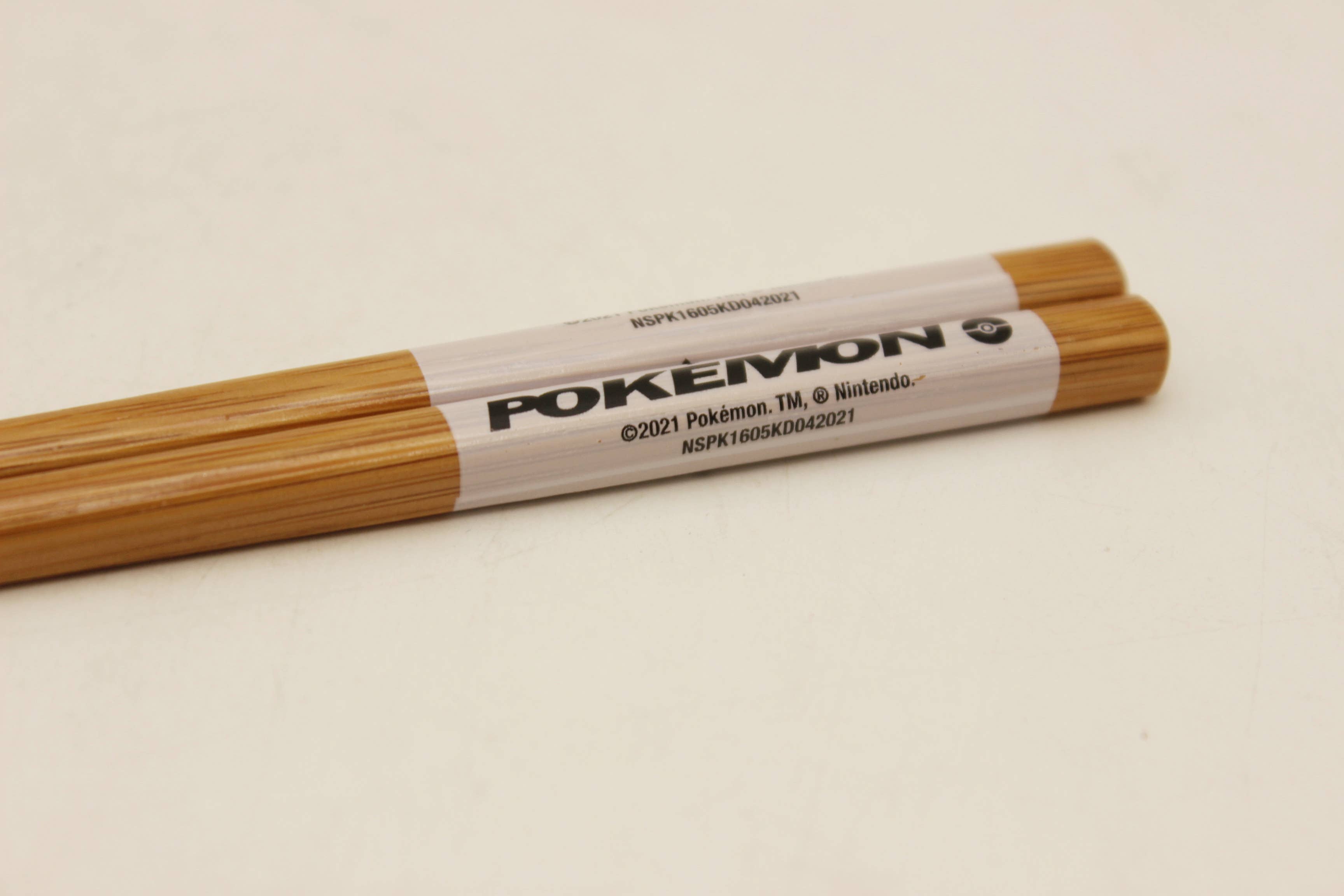 Silver Buffalo - Wholesale Bowl - 16pc Ramen Bowl w/ Chopsticks Assortment (8 each)8