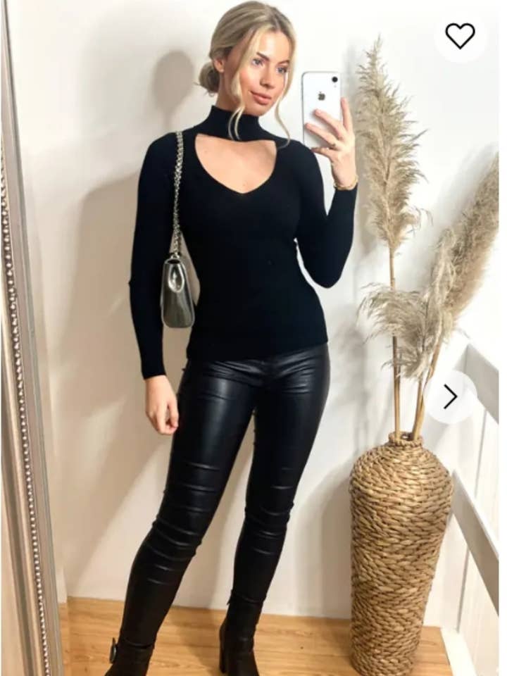 Blødstrik Jumpertop med Cut Outs-design for engroshandel hos CY FASHION. LONDON