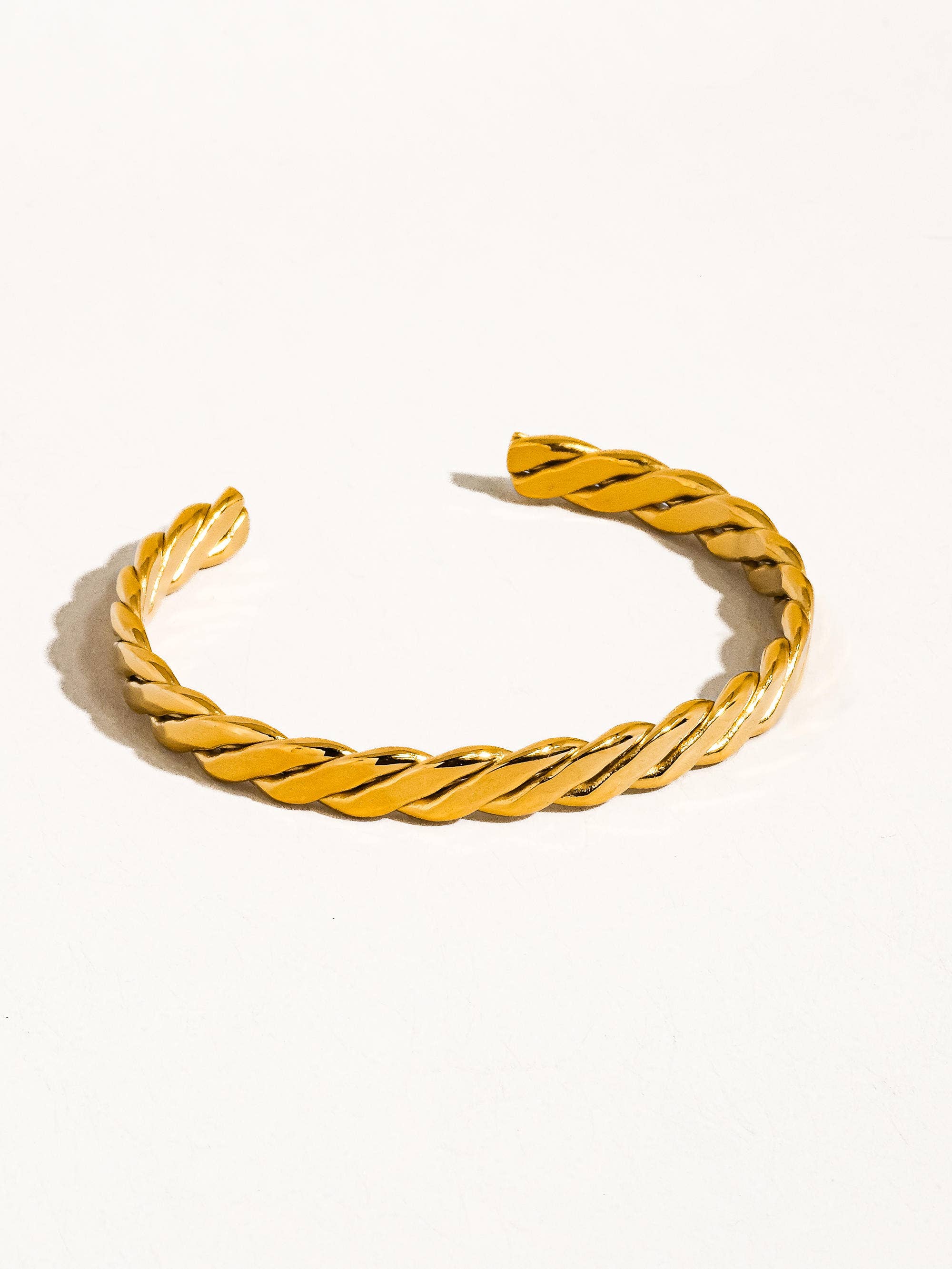 Bénir 18K Gold Non-Tarnish Braided Thin Bangle for wholesale on Faire3