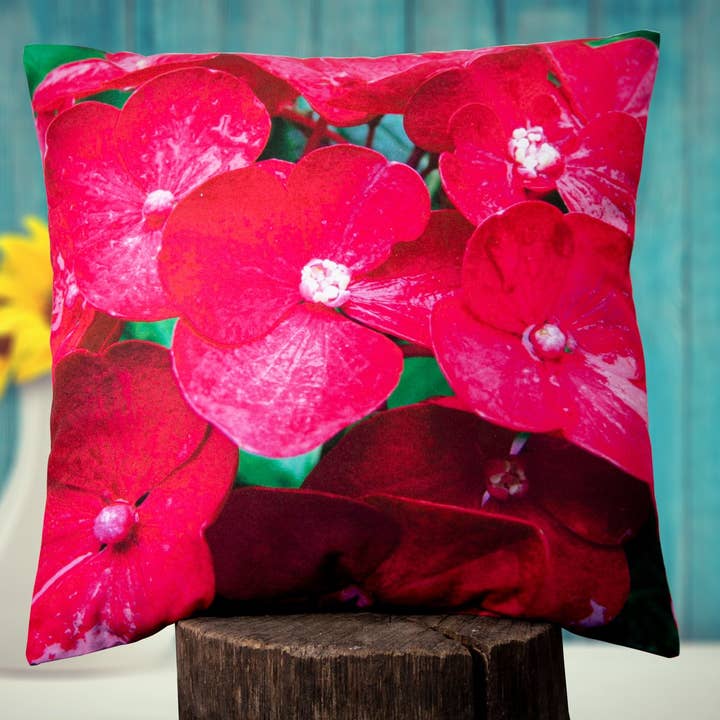 coussin en polyester, motif floral, coussin de siège pour la vente par Antikas