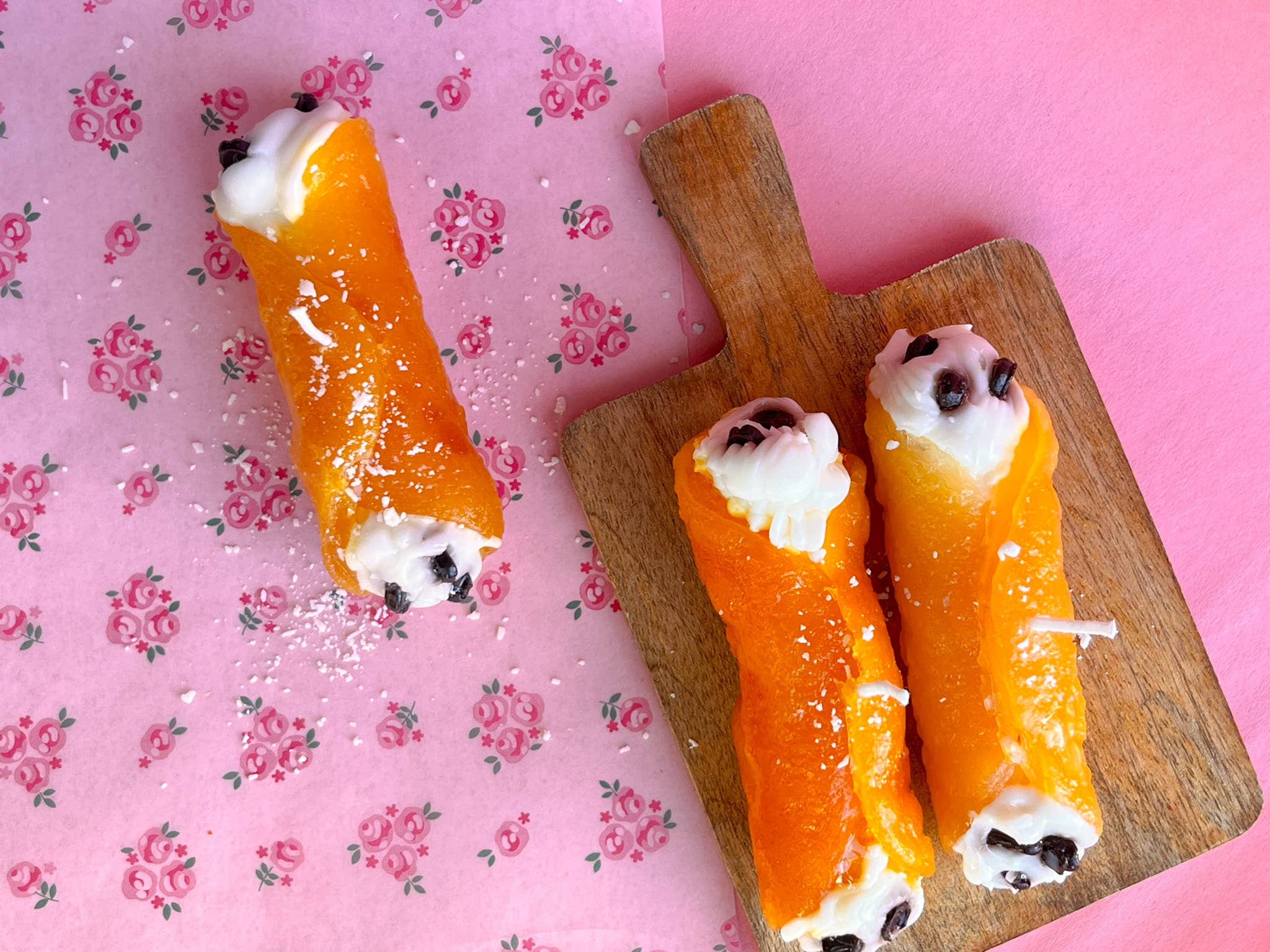 The Wednesday Co - Wholesale Novelty Candle - Cannoli Amore! - Cannoli Candle3