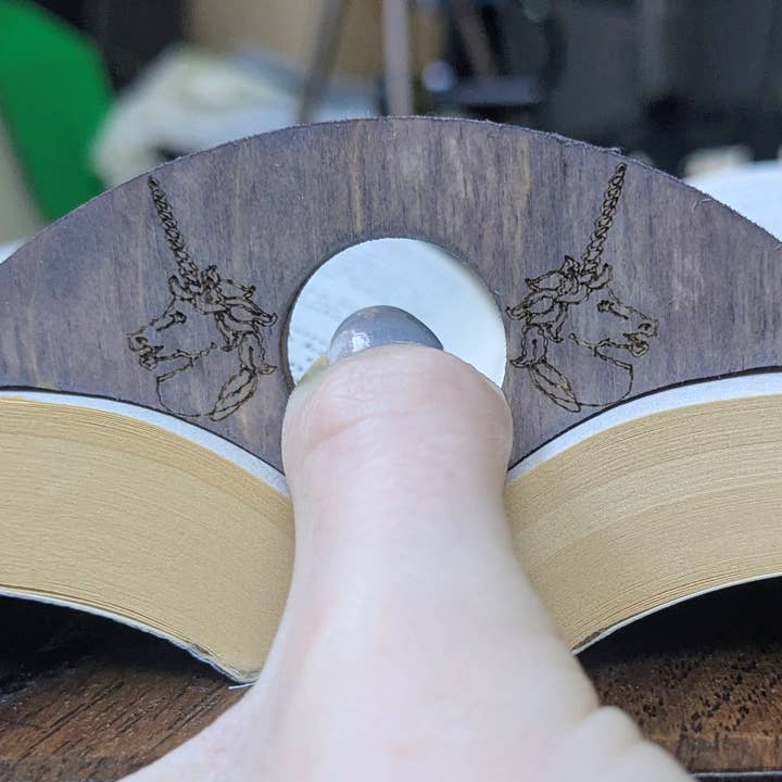 Stag and Branch - Vente Porte-livres - Porte-pages en bois | Quatre modèles différents8