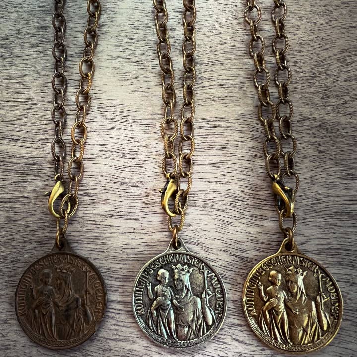 Chasing Cherubs - Wholesale Pendant/Charm Necklace - Maria