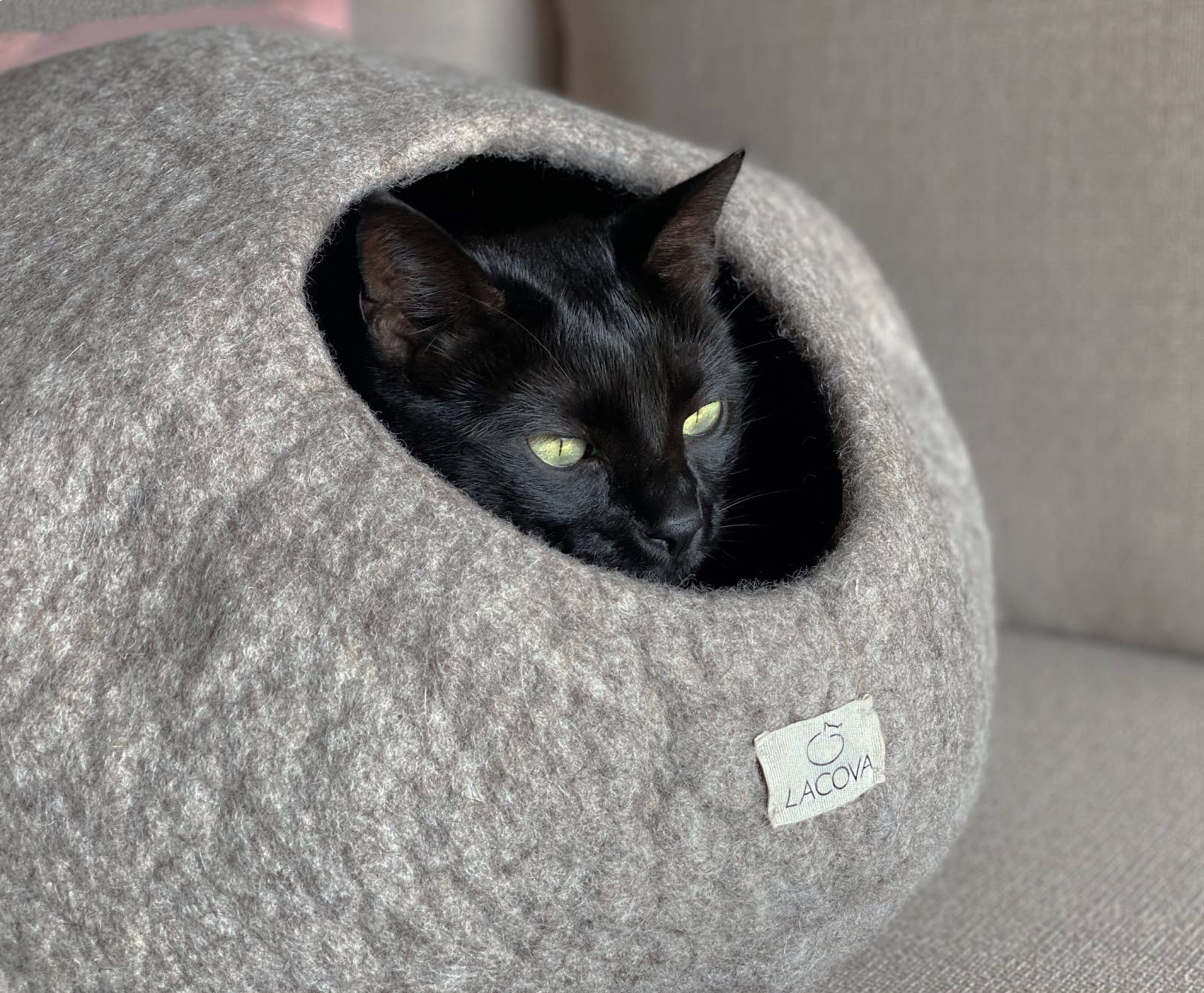 Mishum – wholesale Pet cave – Cat/dog – Cat Cave Neutral Tones - Limited Edition2