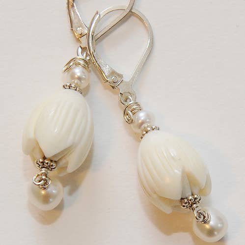 Debra Fabian JEWELRY DESIGN – Großhandel Ohrhänger – Bali Fleur Tulpen-Tropfen
