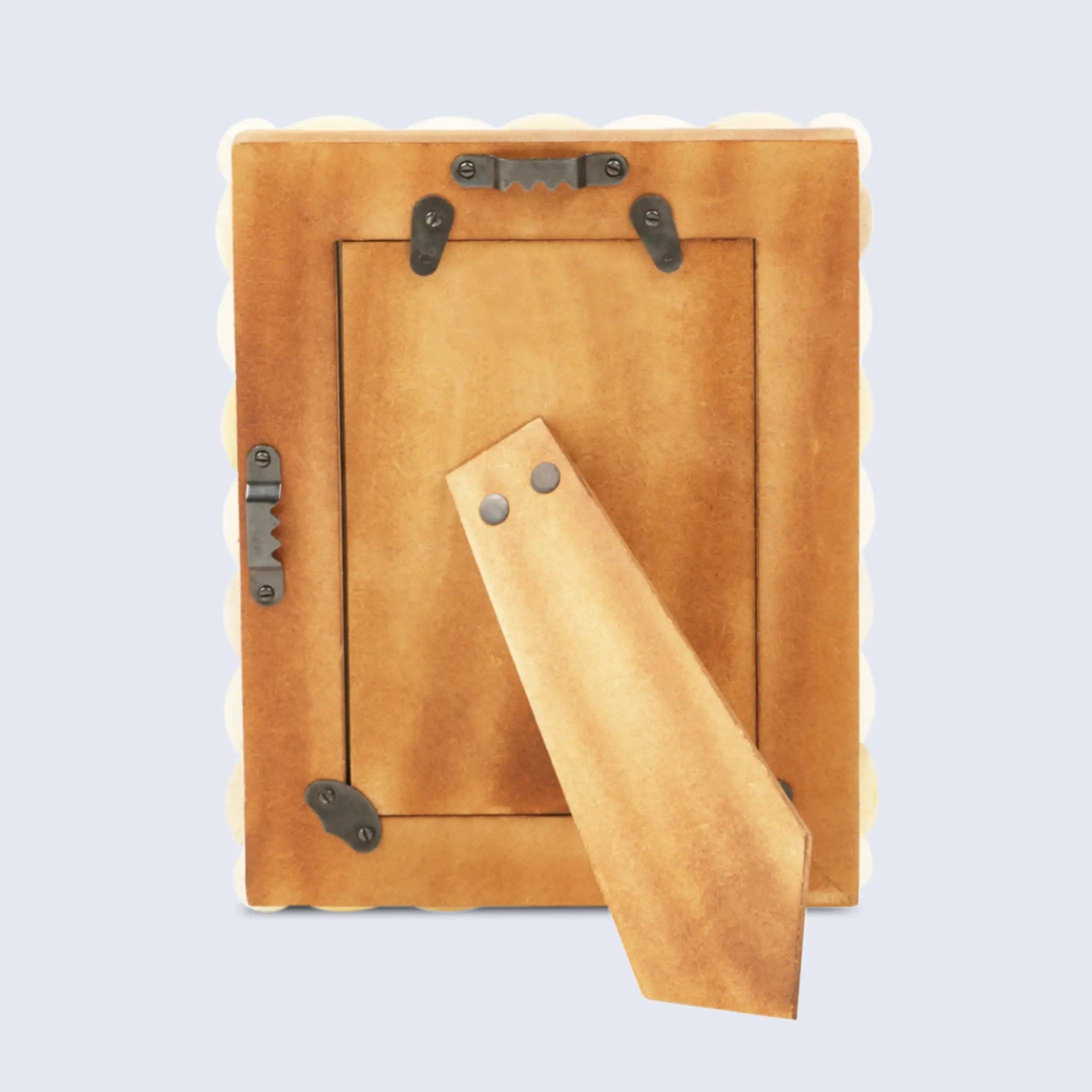 Handicrafts Home – wholesale Bildram – Beninspirerade fotoramar med snäckmönster och beninlägg 4x63