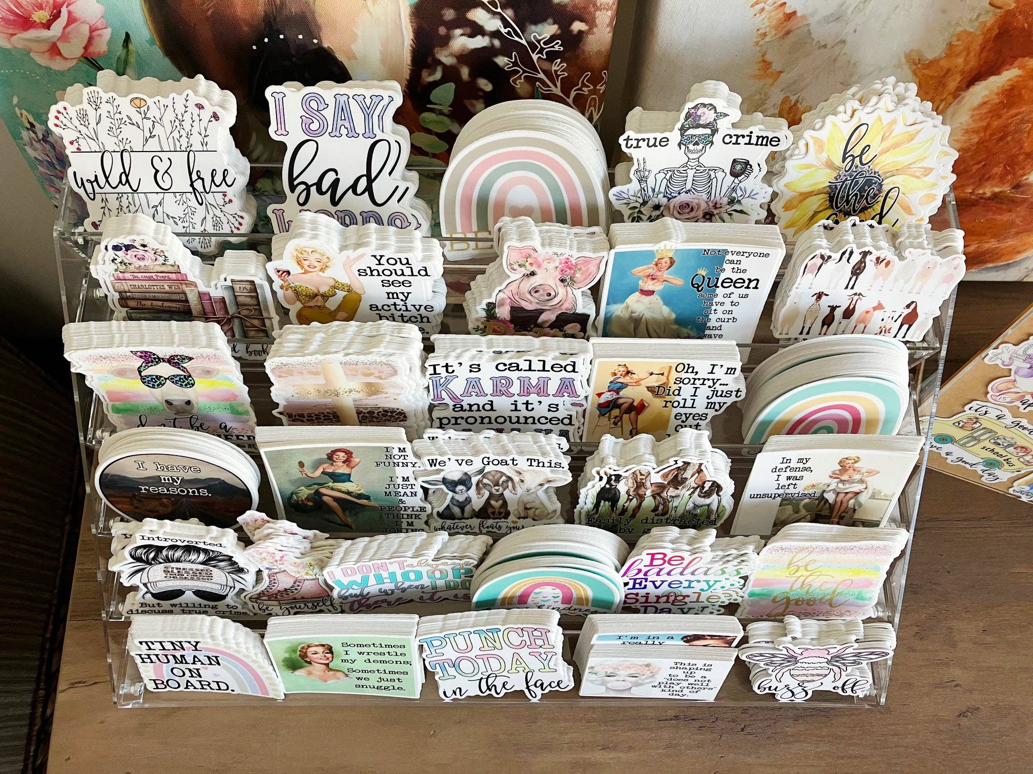 cottage + crown - Vente Support/étui pour présentoir - Présentoir acrylique autocollant en vinyle à 6 niveaux 12,4 pouces1