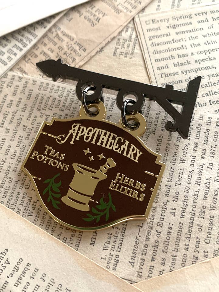Épinglette en émail pour enseigne Apothecary Shop pour la vente par The Creeping Moon