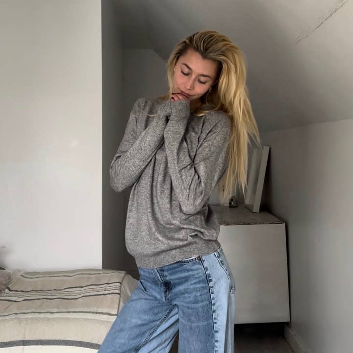 light grey cashmere sweater for wholesale by Surf Beni