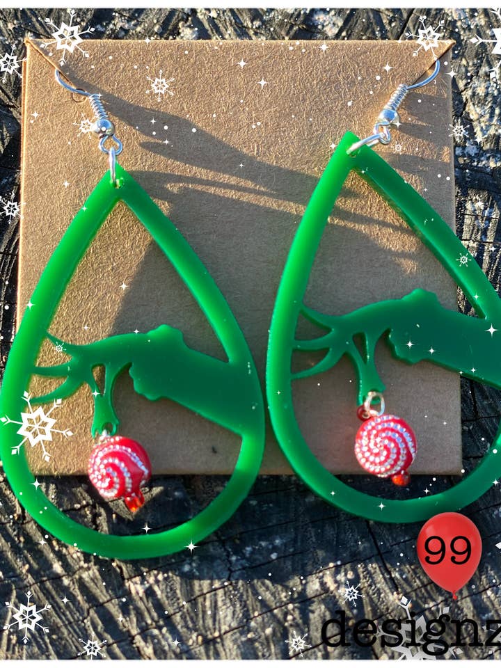 Mean One Ornament Christmas Earrings för wholesale av 99designz