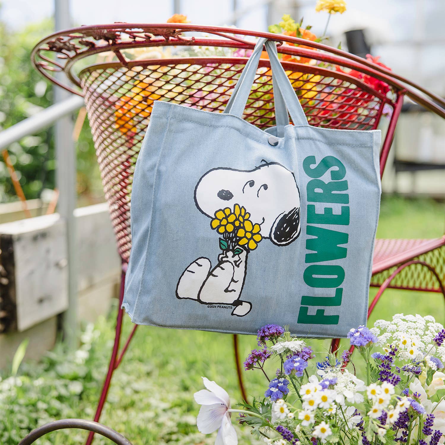 Three Potato Four - Wholesale Tote Bag - Unisex - 3P4 x Peanuts® - Snoopy Flowers Vintage-Style Market Tote1