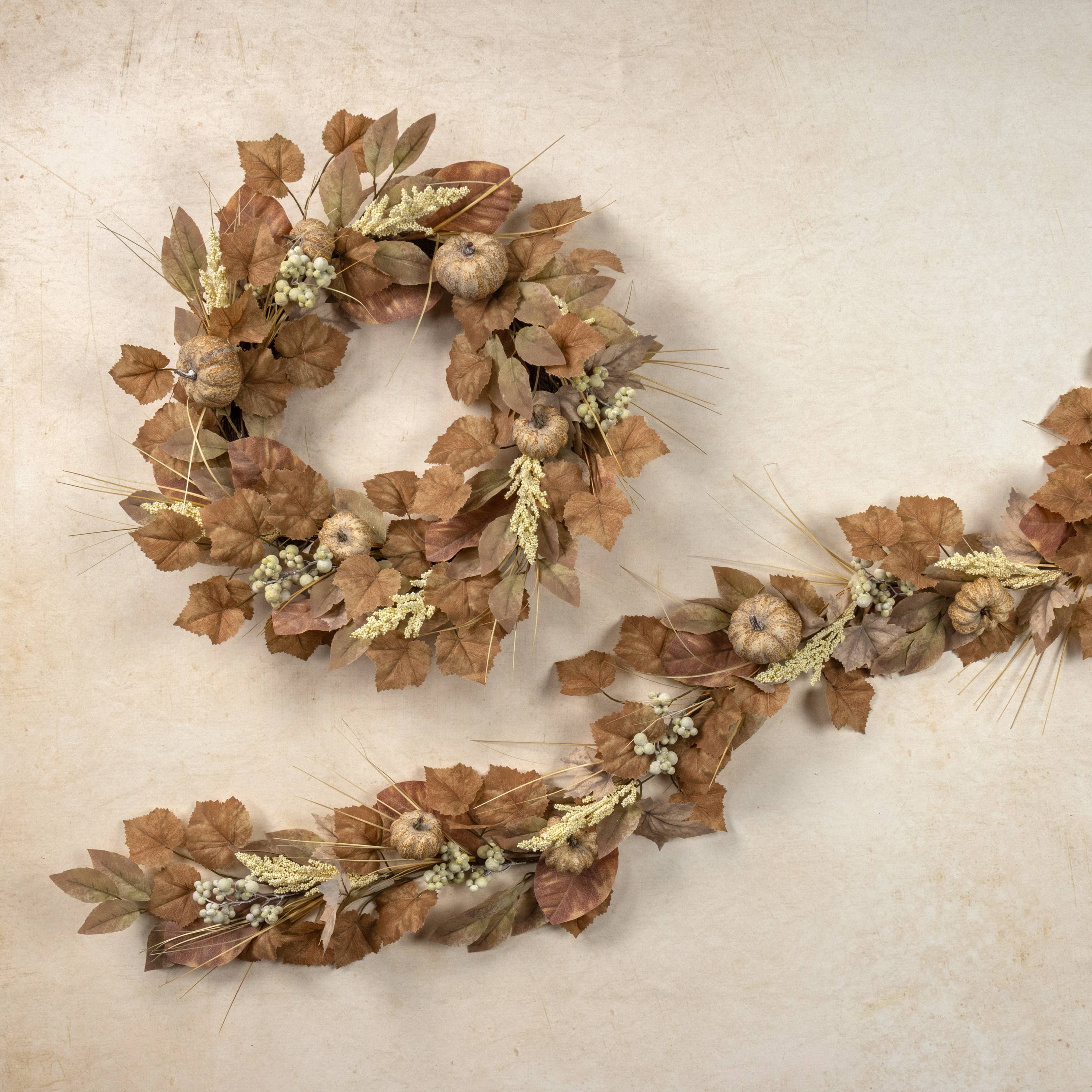 Ragon House – wholesale Wreath – 24" BEIGE MIXED LEAF & PUMPKIN WREATH2