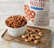 Everton Toffee - Vente Bretzels - Bretzels au beurre et au caramel — Sachet de 4 oz de noix de cajou grillées1