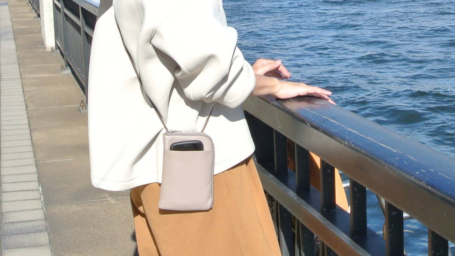 Unofuku - Wholesale Phone Wallet - Women's - re:credo LINKER Phone Case (Beige)5