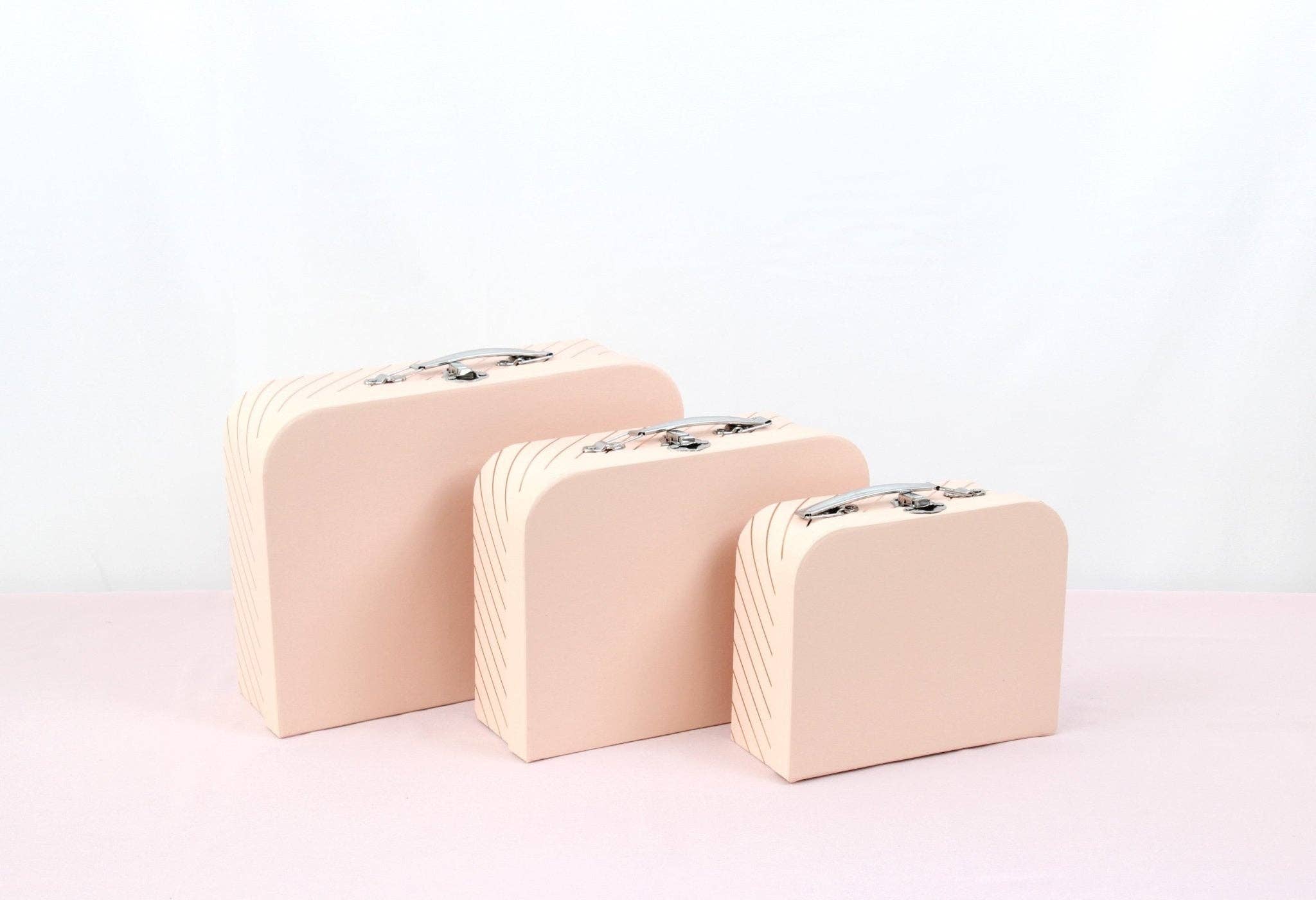 Elegant Design Supply - Vente Coffrets cadeaux - Boîte cadeau luxe en forme de valise avec rayures dorées12