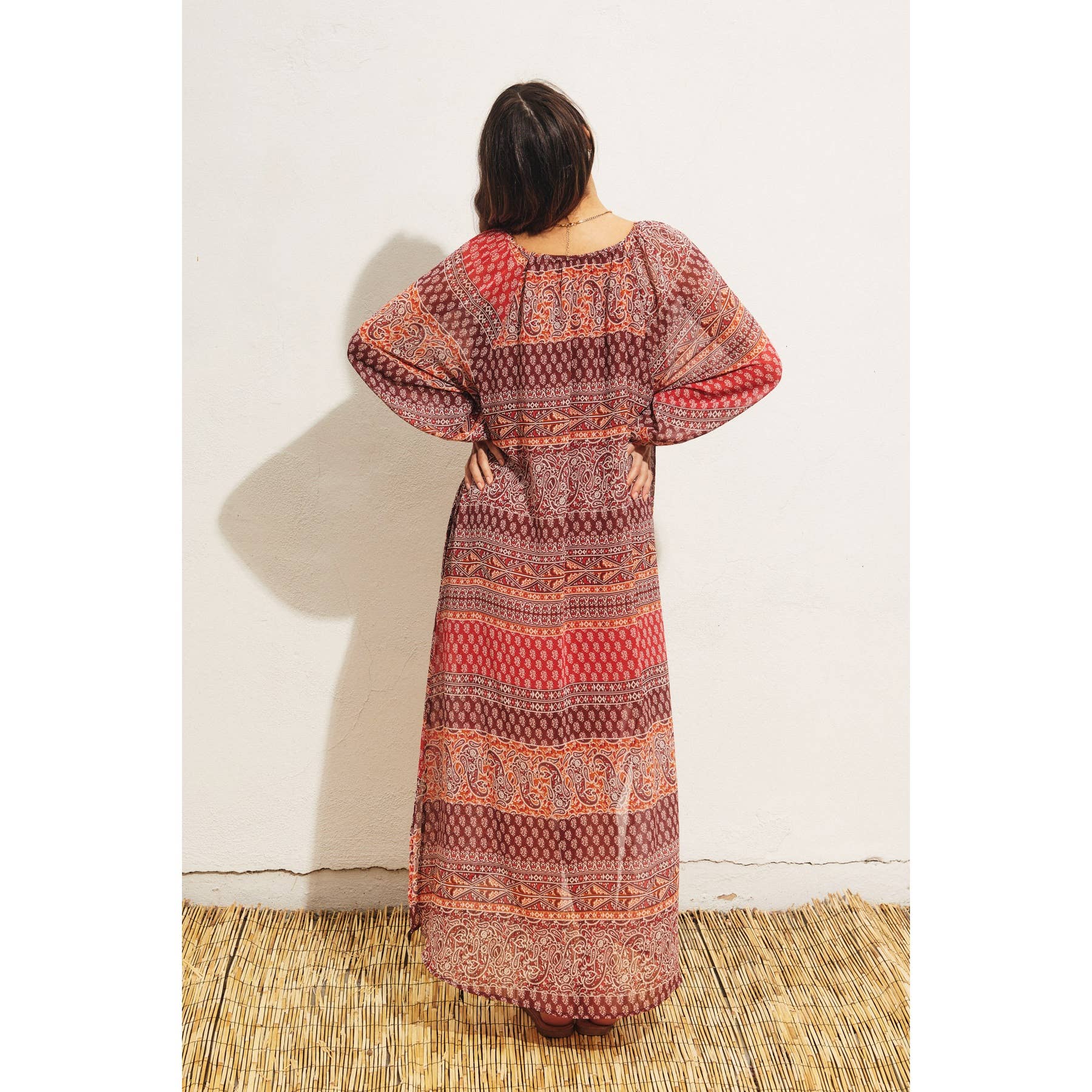 TIJOLO/MULTI Vestido Paisley com listras com botões para venda a revendedores na Faire2