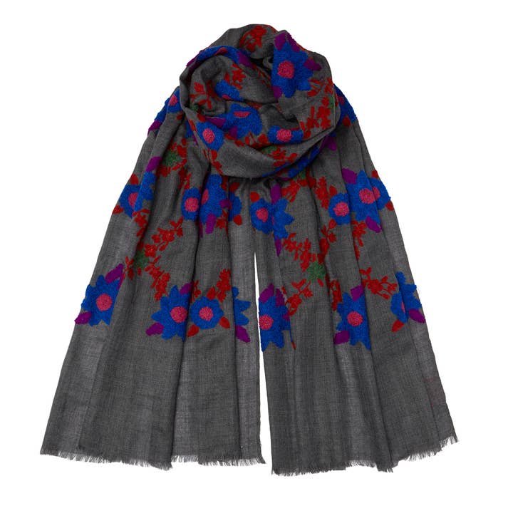 Pashmina mexicana con pequeñas flores en gris, azul y marrón para venta al por mayor de Somerville Scarves