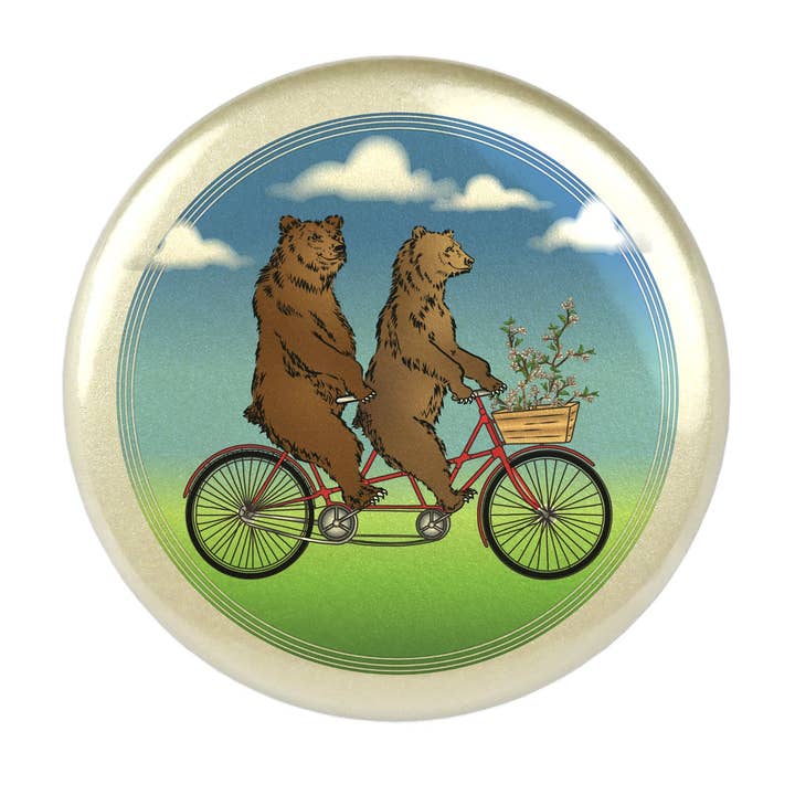 Calamita Orsi su una bici per la vendita all'ingrosso da parte di Seattle Sundries