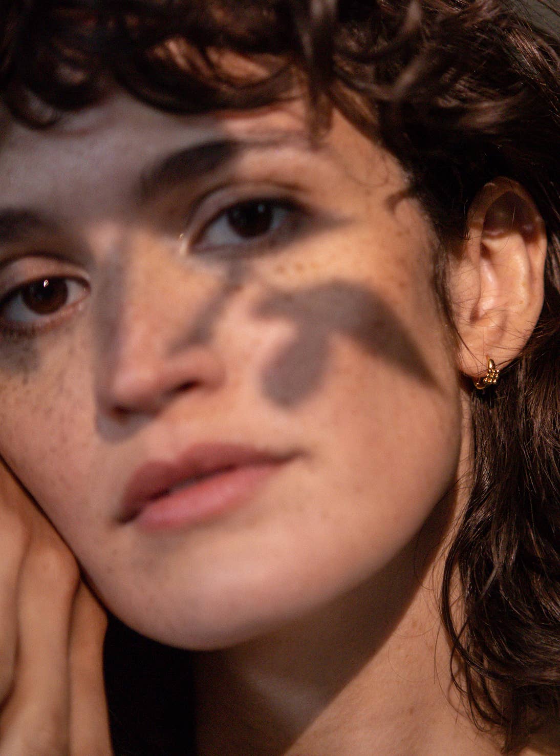 Judith Benita – wholesale Hoop earrings – Trame Mini hoop earrings1