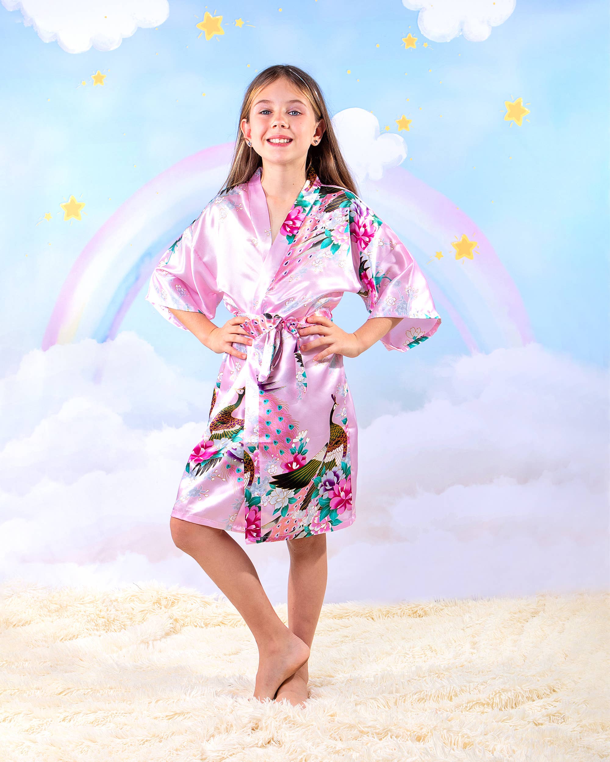 Sisters G Kids – Roupão de banho - Crianças por atacado – Kimonos infantis de cetim com estampa floral e pavão15