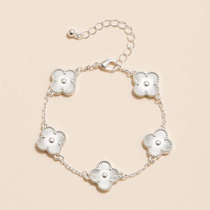 Lilla Haven - Vente Bracelets à breloques/pendentifs - Bracelet Charm Coquillage Coloré avec Détails Dorés9