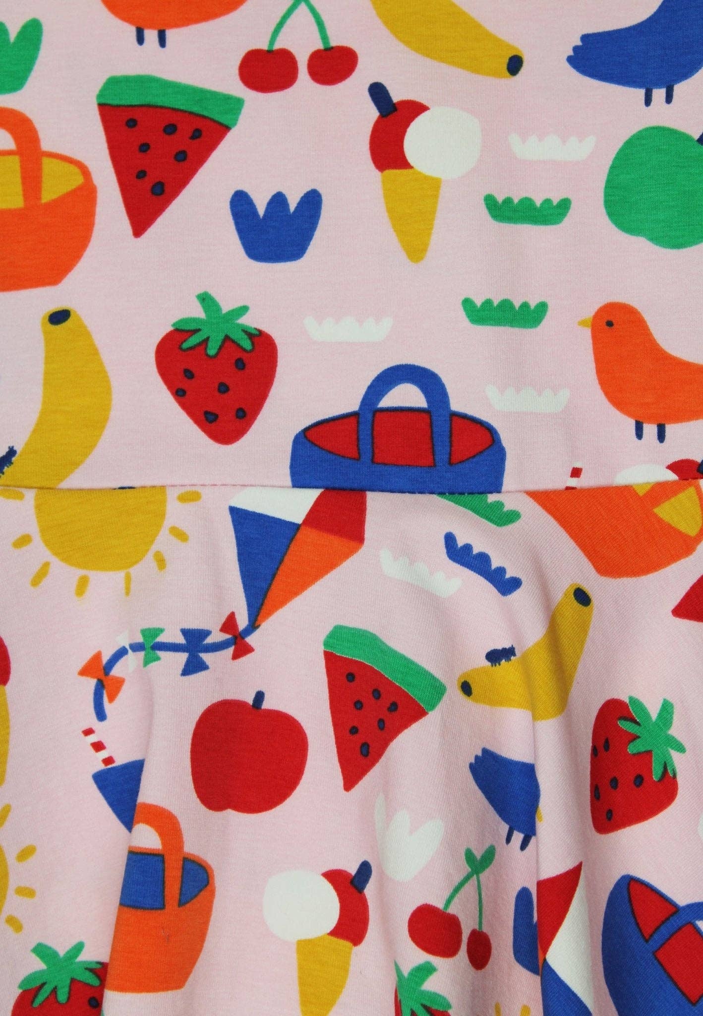 Toby Tiger GmbH - Vente Robe – enfant - Robe de skateur pour enfant en coton bio à manches courtes avec imprimé pique-nique2