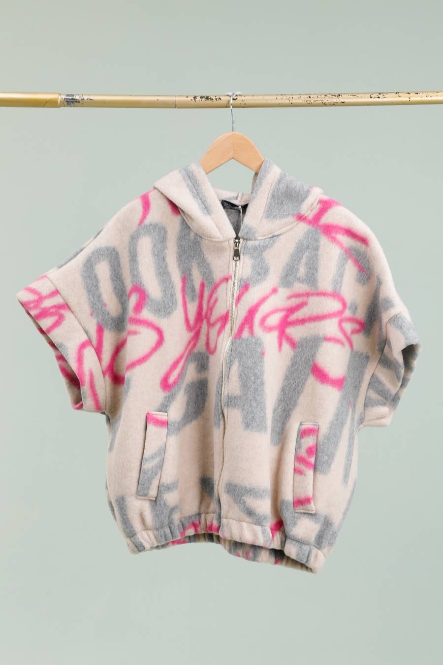 la maison des fibres naturelles – wholesale College/Baseball Jacket - Women’s – Sleeveless hooded jacket 11863B 100% polyester8