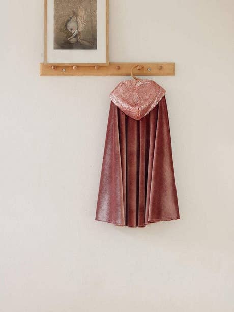 „Lille Pink Riding Hood“ Magic Cape for engroshandel hos Moi Mili
