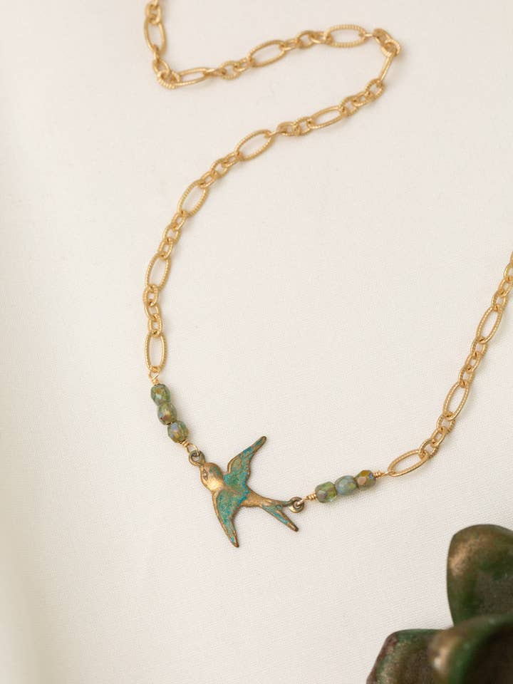 Wildflower 16-18" Tsjechisch Glas Met Patina Vliegende Mus Eenvoudige Ketting voor wholesale door Anne Vaughan Designs Jewelry