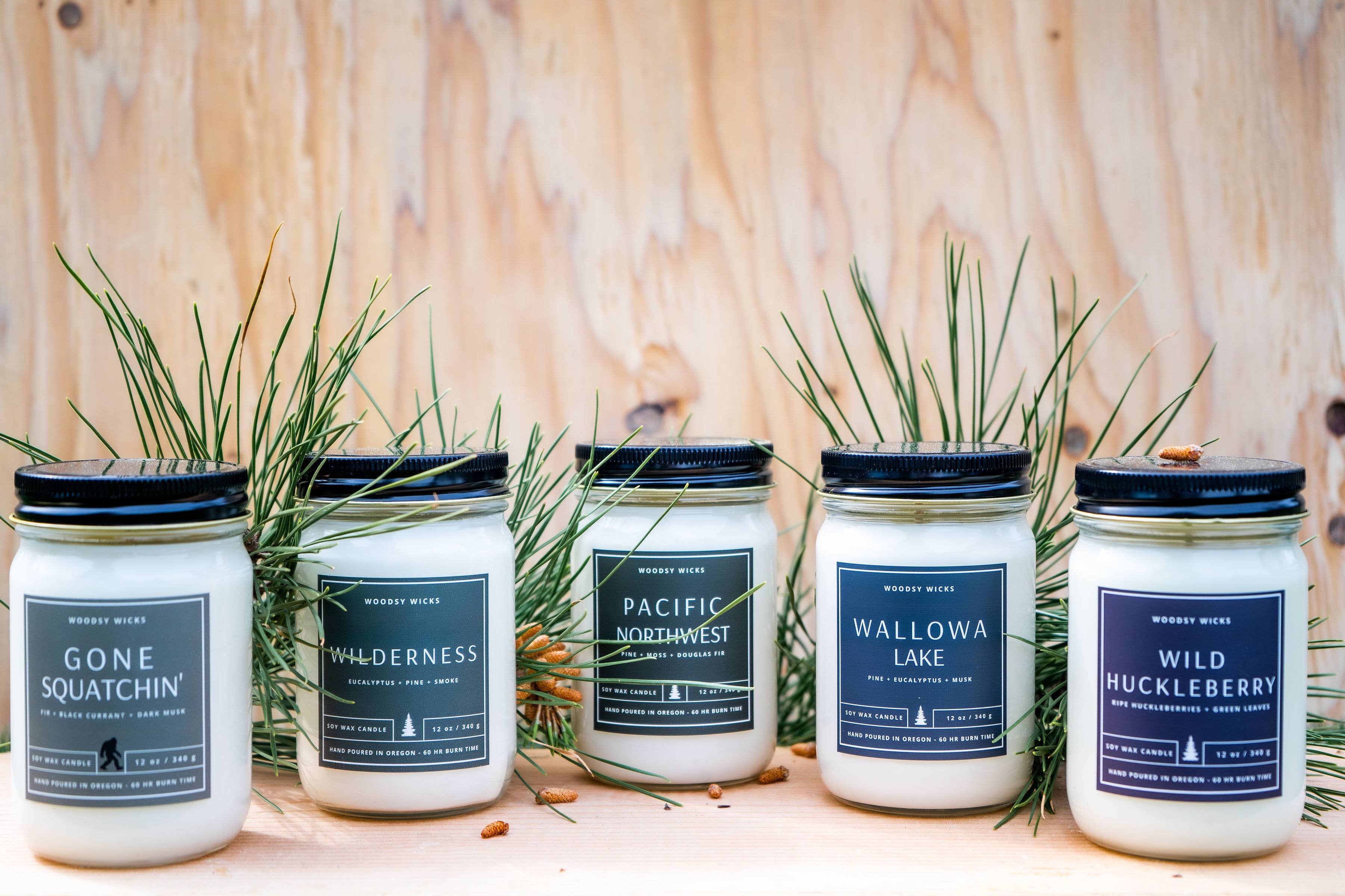 Woodsy Wicks - Vendita all'ingrosso Candela in vasetto - Candela Bigfoot Gone Squatchin' - Cera di Soia - Sasquatch1