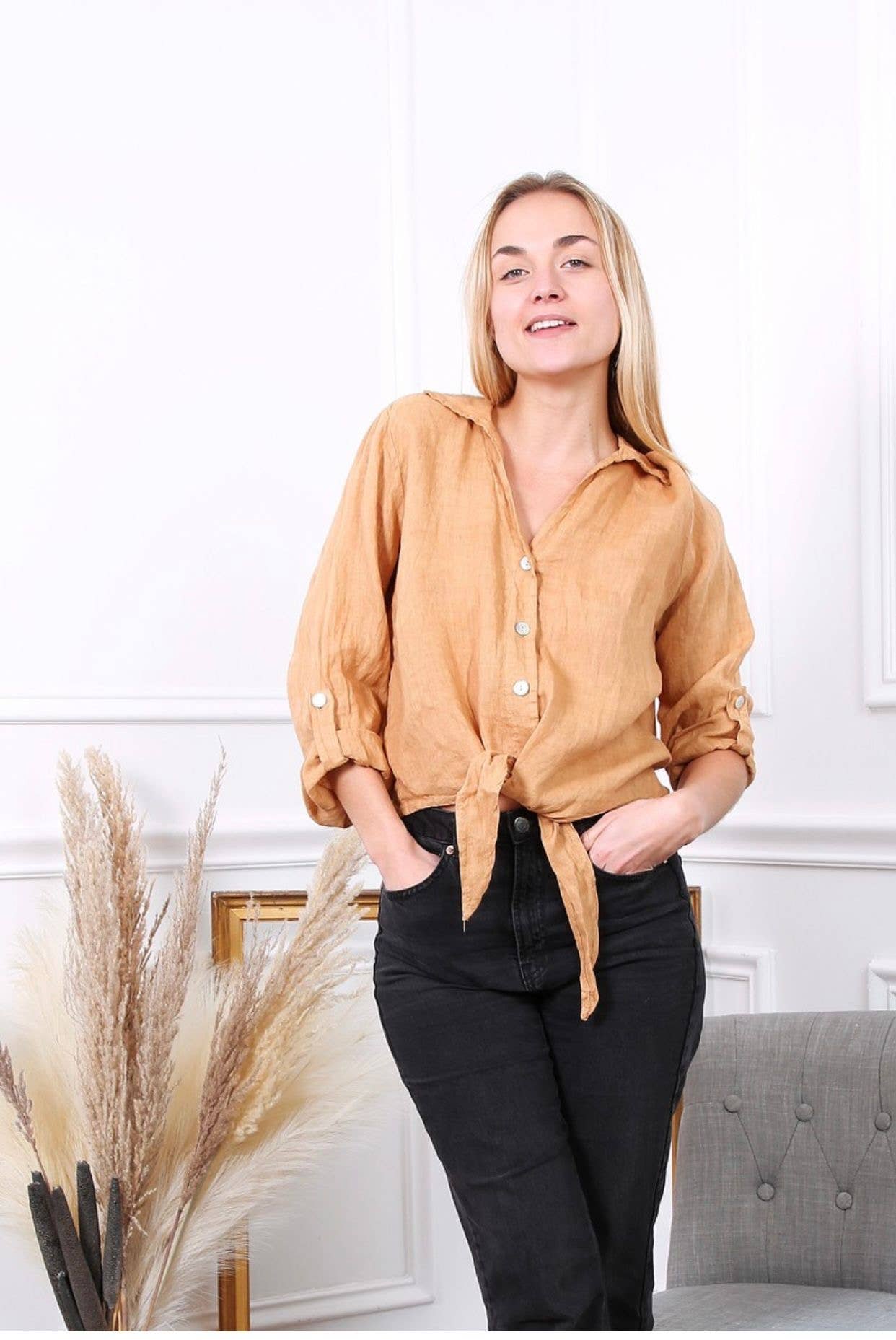 LÉA & LUC - Venta al por mayor Camisa con botones - Mujer - Camisas anudadas a la cintura en 100% lino REF. 22028