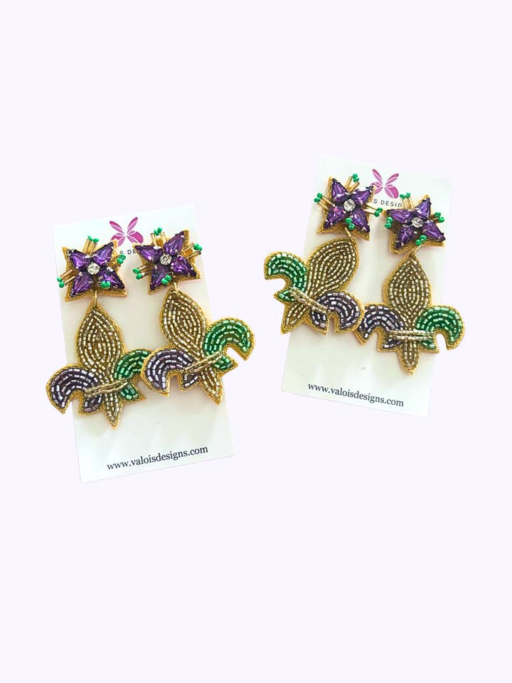 Fleur de Lis Perlebesatte Mardi Gras Øreringe for engroshandel hos Valois Designs