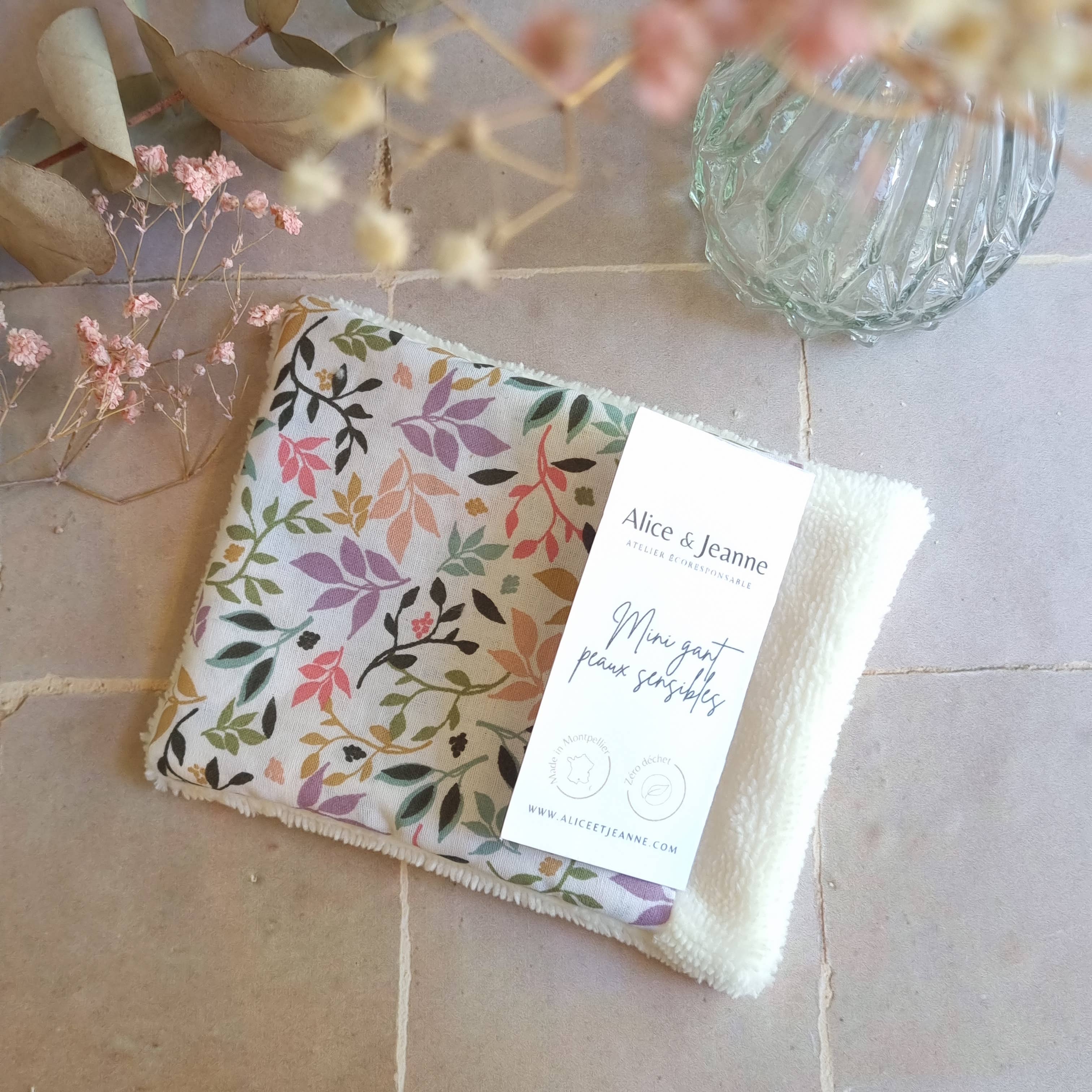 Juliette mini glove for sensitive skin for wholesale by Alice et Jeanne