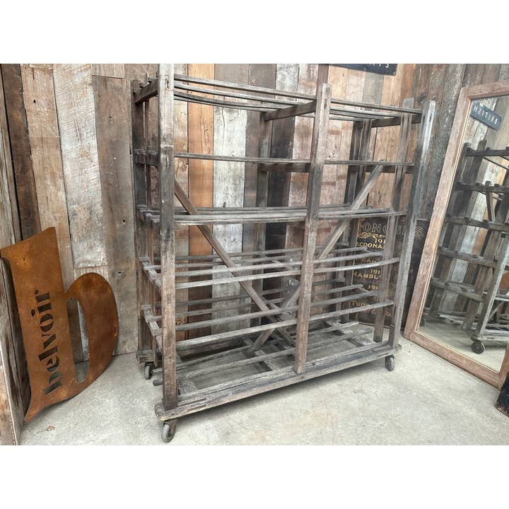 Antiguo estante de panadero grande de pino francés para venta al por mayor de belvoir