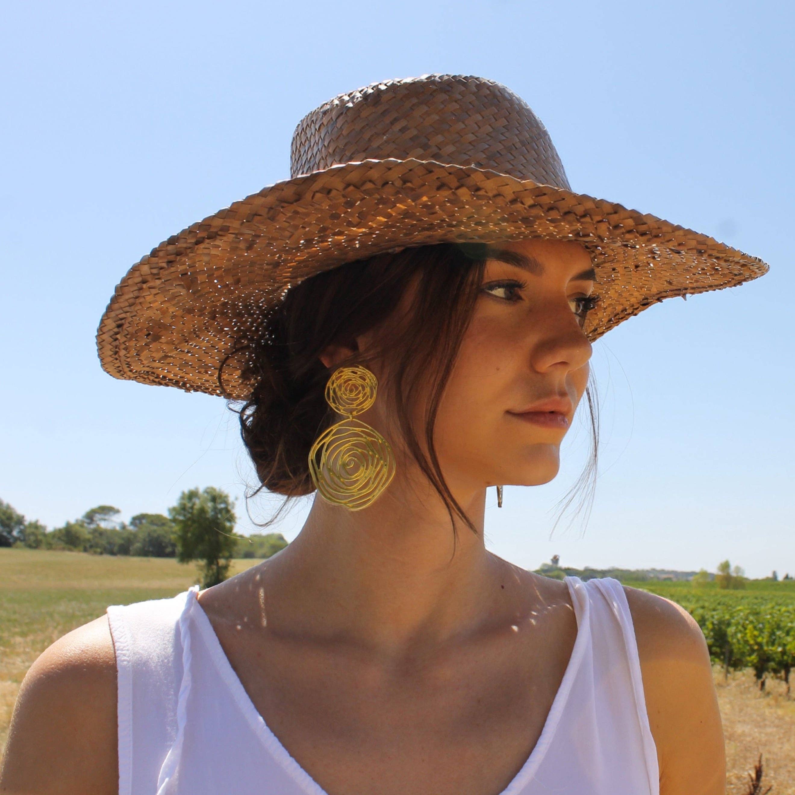 Gold Florale Statement-Ohrringe - 24 Karat vergoldet für den Großhandel auf Faire1