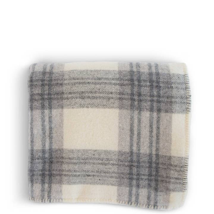 Evangeline Linens - Wholesale Bedding Blanket - Plaid Merino Wool Bed Blankets2