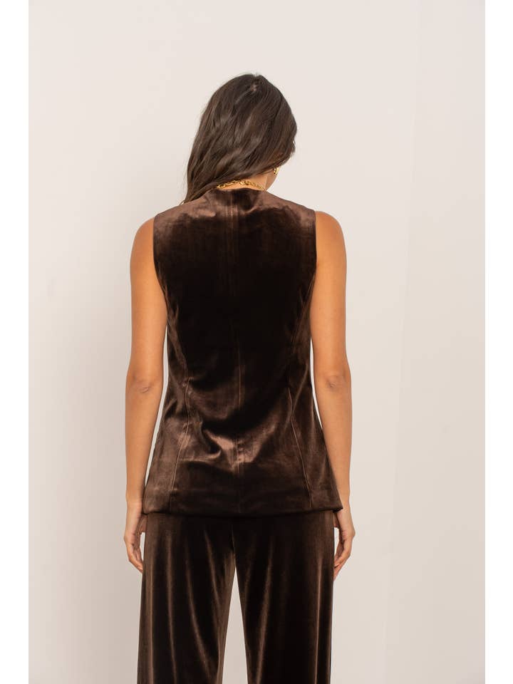 Attentif Paris - Wholesale Suit Vest - Women's - Long velvet cardigan with gold button closure11