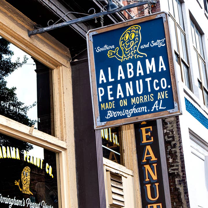 Alabama Peanut Company pour la vente par South Austin Gallery