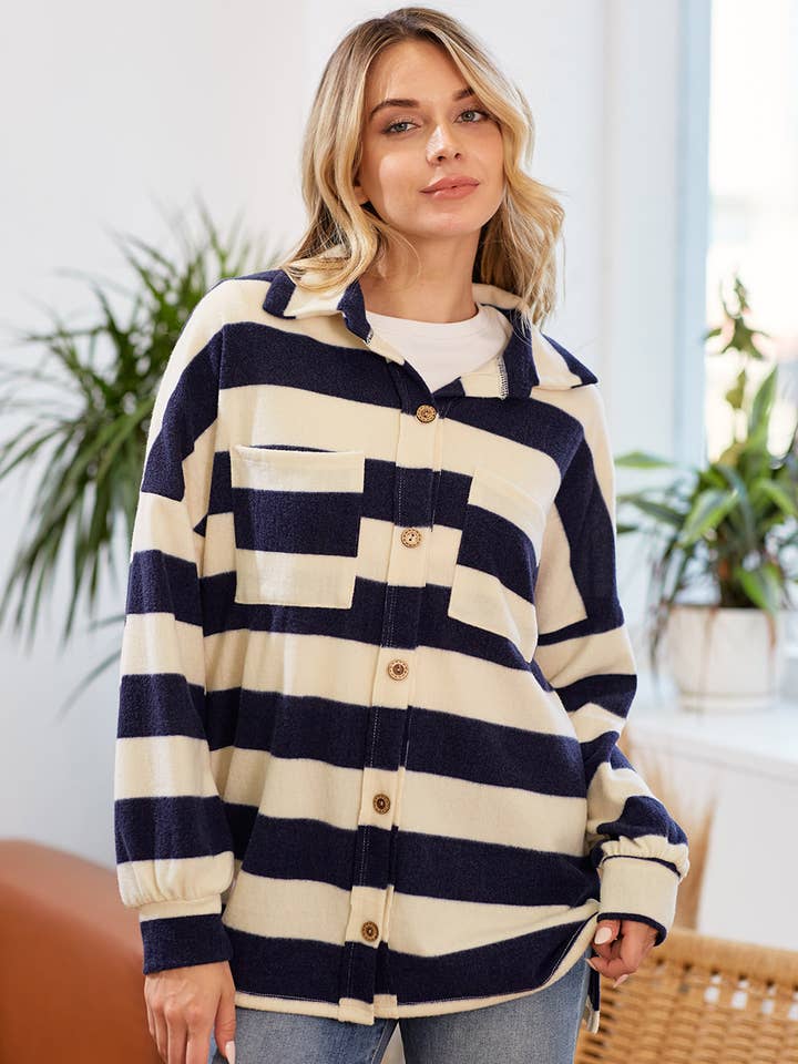 MST2825-striber-varm My Heart Stripe Shacket for engroshandel hos Moonshot Clothing