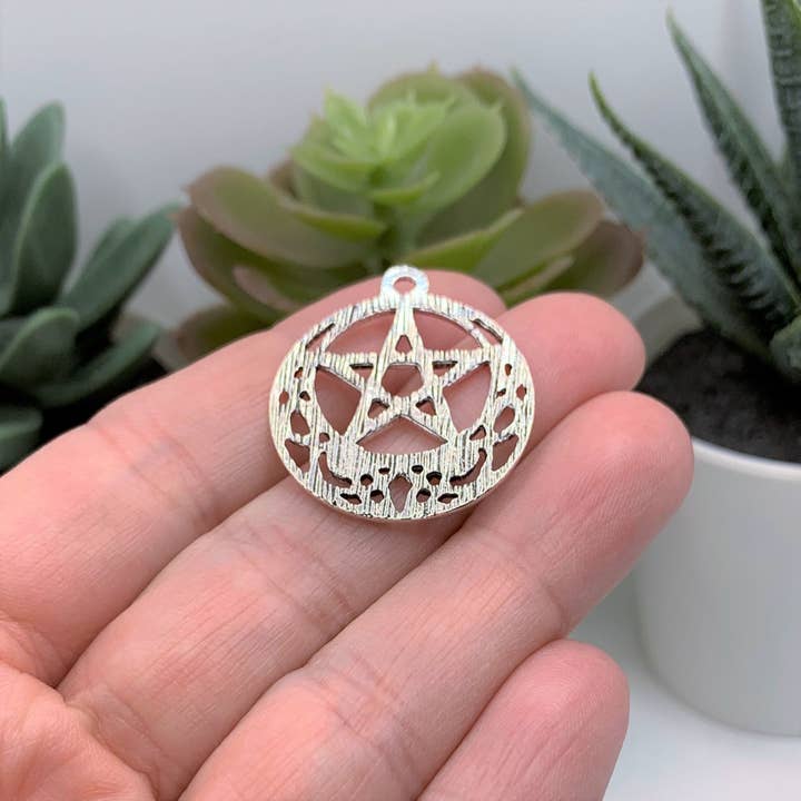 Guerrilla Charm - Wholesale Individual Charm/Pendant - Silver Celtic Knot Pentacle Charms, 31x26mm2