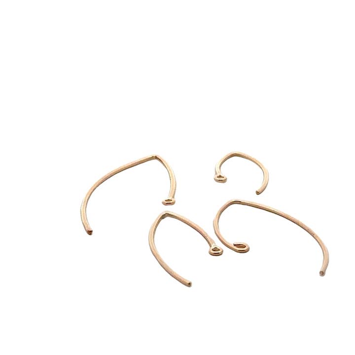 Alambres para orejas en forma de V de 8 piezas | Alambres para orejas chapados en oro auténtico de 14 quilates | Auriculares en forma de V de extremo largo | EW1GF para venta al por mayor de Purity Beads