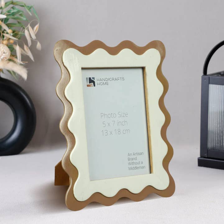 Handicrafts Home - Wholesale Picture Frame - Wave Scallop Picture Frame Brown & White - 4x6 & 5x73