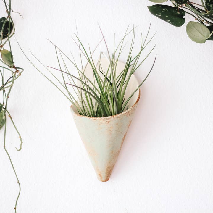 Carter & Rose - Wholesale Hanging Planter - Large Ceramic Cone