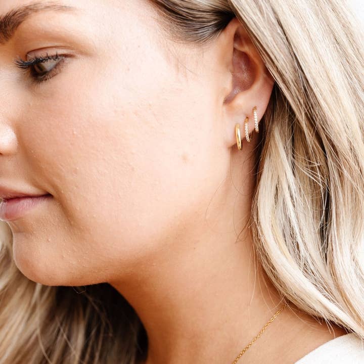 Shop Andi - Wholesale Hoop Earrings - 14mm Fundamental Hoops - Hypoallergenic - Gold and Silver2