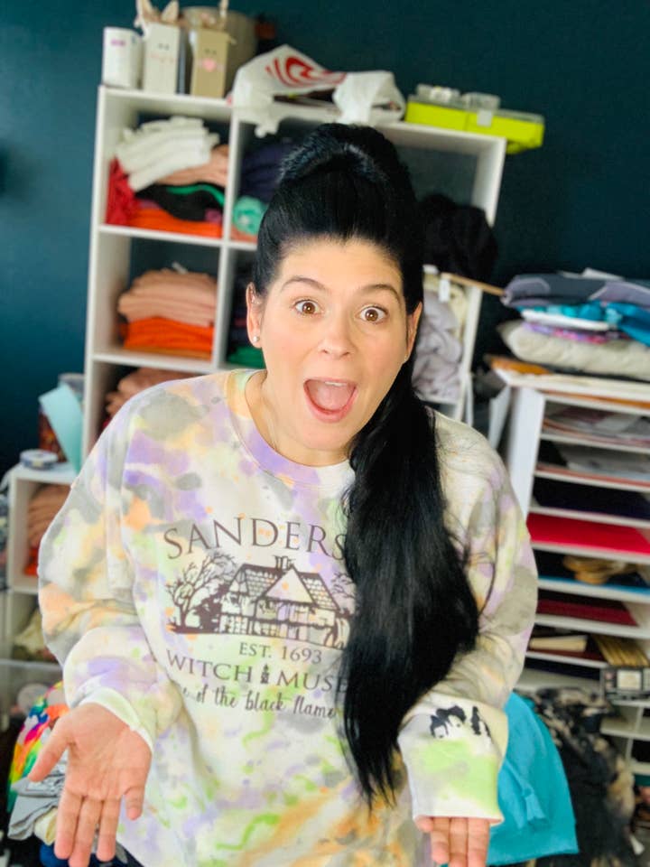 Sweat Salem Witches pour la vente par Brynnlee Piper