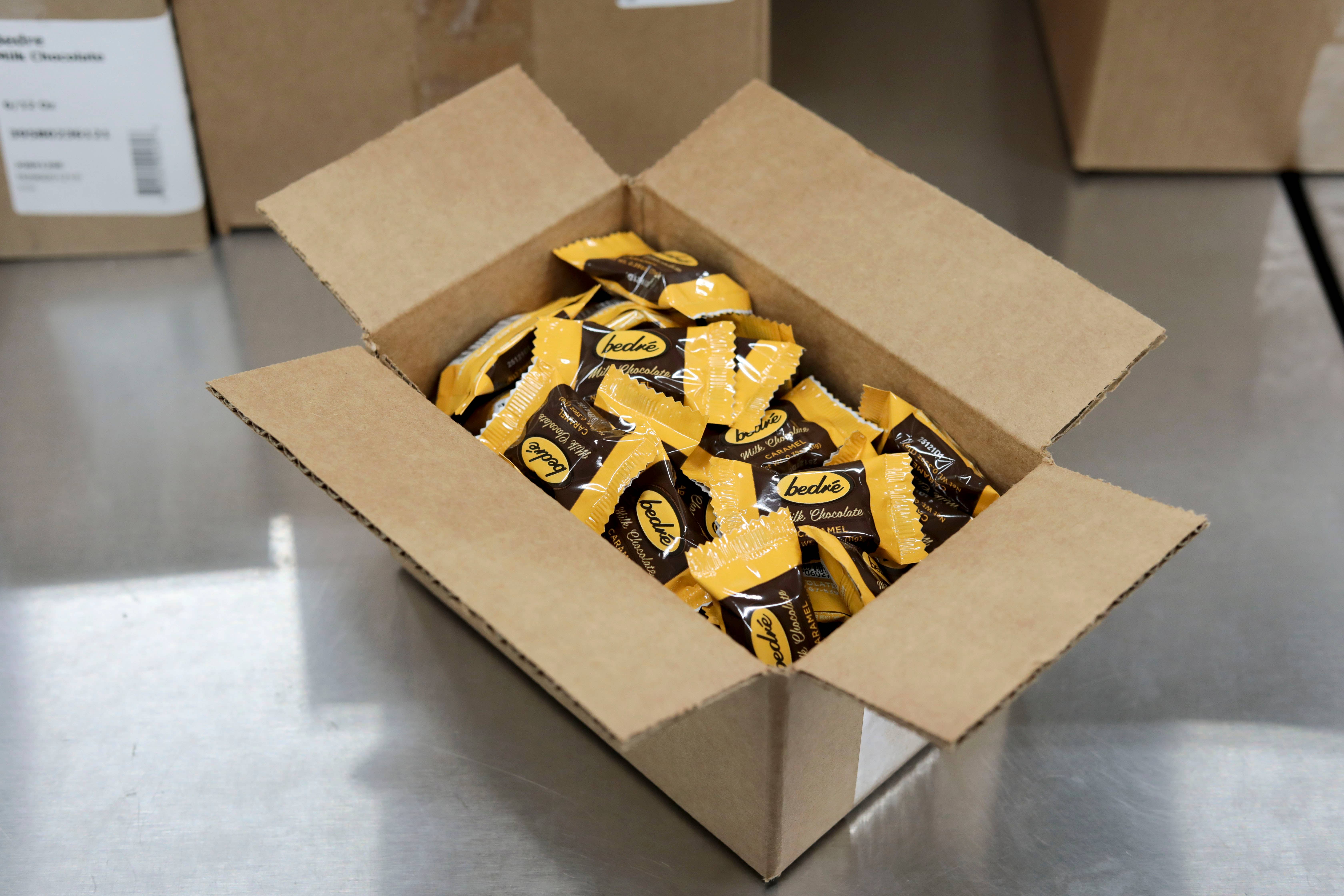 Bedré Fine Chocolate - Wholesale Chocolate - Milk Caramel Melts | 1.5lb1