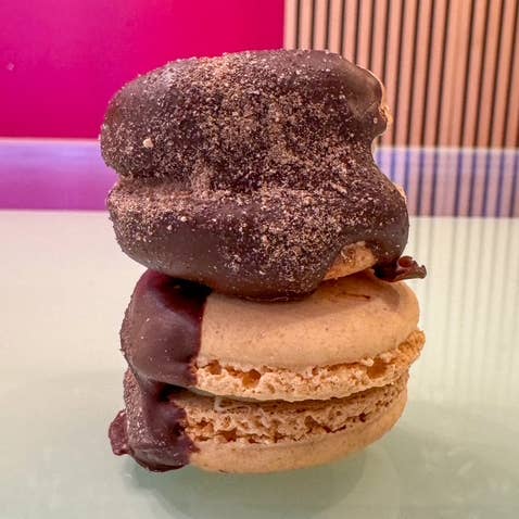 Macarons Mexican Hot Chocolate - SEASONAL (35), Gluten-Free for wholesale by PHIVI BOX