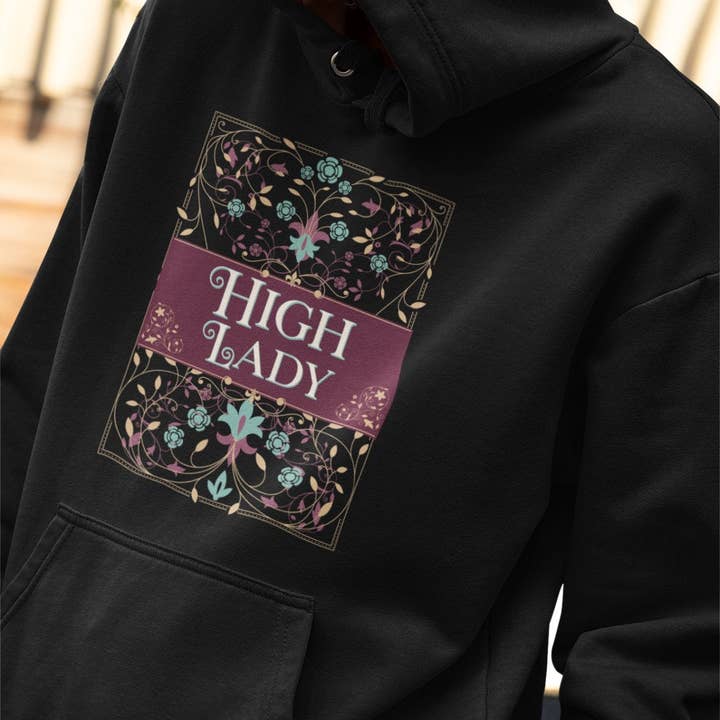 Haut de Dame à Capuche pour la vente par Milady's Mythical Market