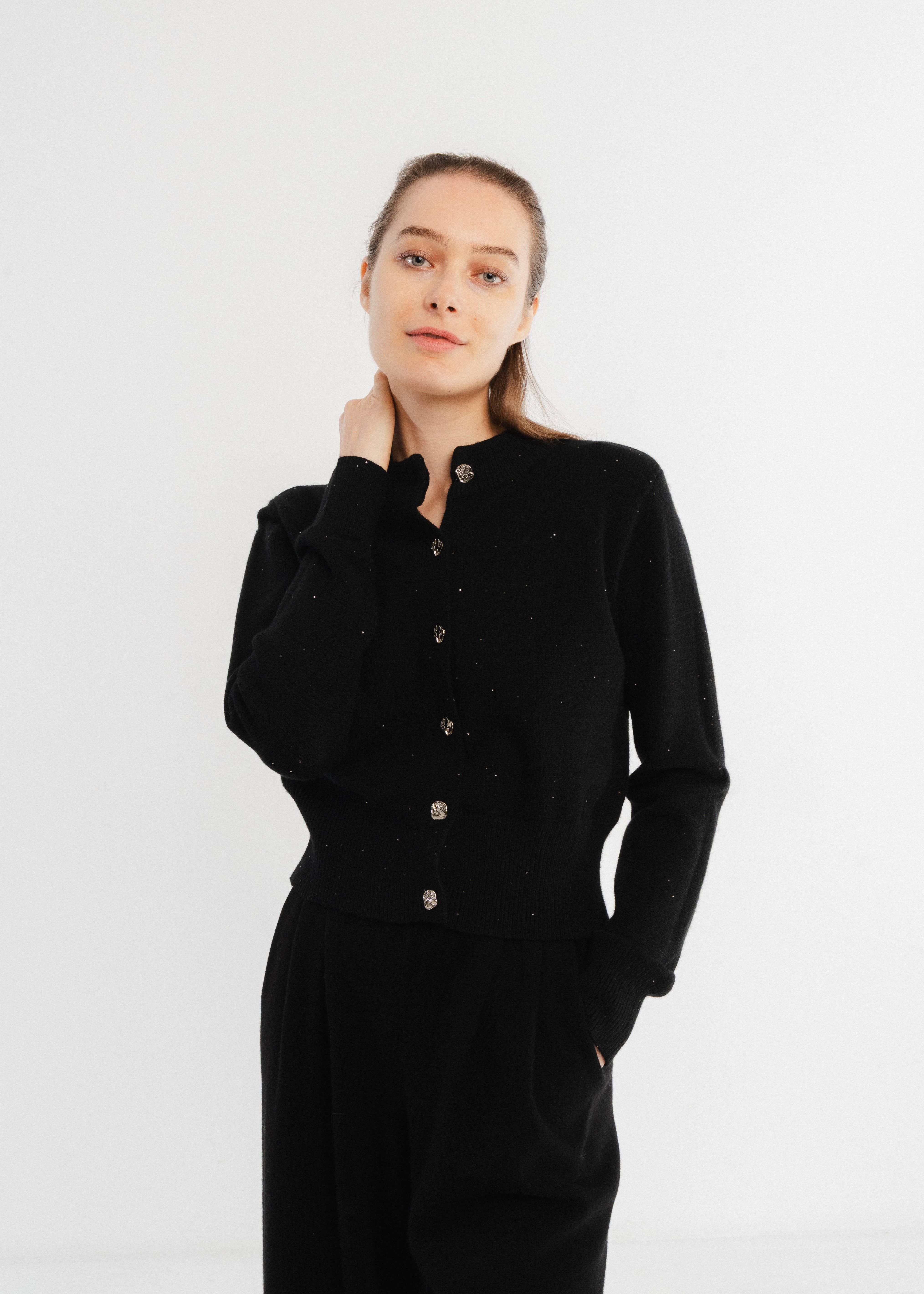 JULIA PARIS – Großhandel Strickjacke – Damen – Kurze Strickjacke aus glänzendem Garn5